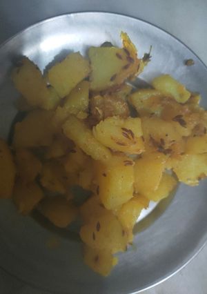 A picture of Jeera aloo.