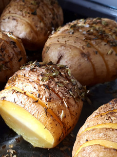 Una foto de Patatas hasselback