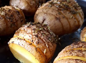 Una foto de Patatas hasselback