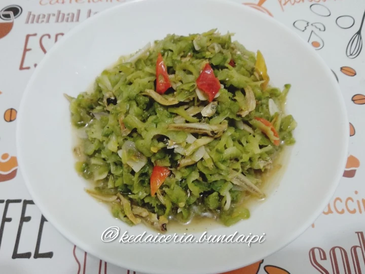 Langkah Mudah untuk Membuat Resep Tumis pare teri (Tanpa pait) yang Uenak Anti Ribet, Bikin Ngiler