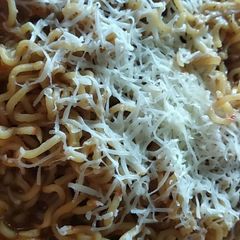 A picture of Cheesy veg maggie.
