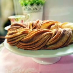 A picture of Braided Cinnamon Wreath.