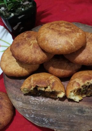 পেঁয়াজের কচুরি(pyajer kochuri recipe in Bengali) রেসিপির প্রধান ছবি