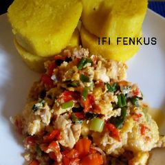 A picture of Curry yam with chicken breast egg sauce.