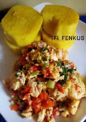 A picture of Curry yam with chicken breast egg sauce.