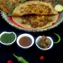 A picture of Keemay Wala paratha.