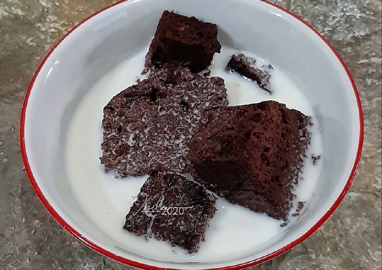Bagaimana Menyiapkan Brownies Kuah Susu yang Bisa Manjain Lidah