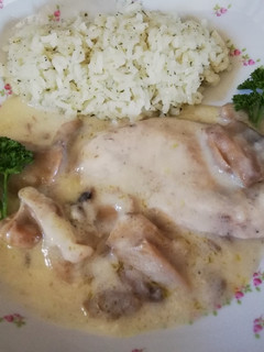 Fűszeres - gombás csirkemell recept fotója