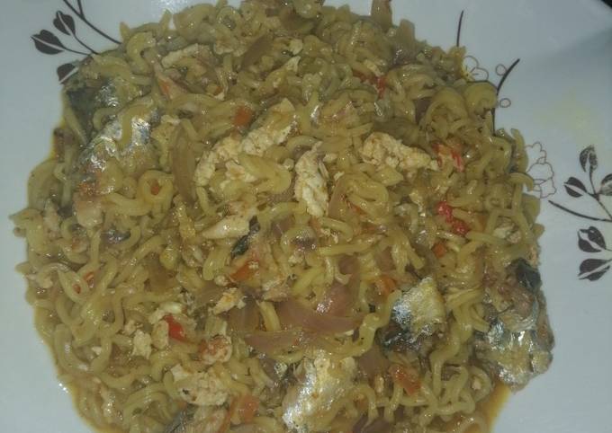 Cooked indomie with sardines and scrambled egg