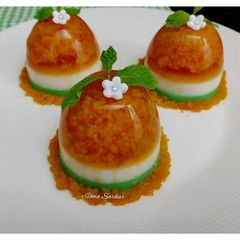 A picture of Motichur ladoo stuffed jelly cake.
