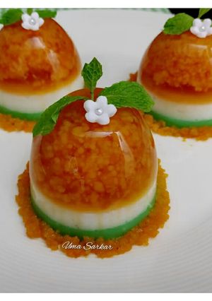 A picture of Motichur ladoo stuffed jelly cake.