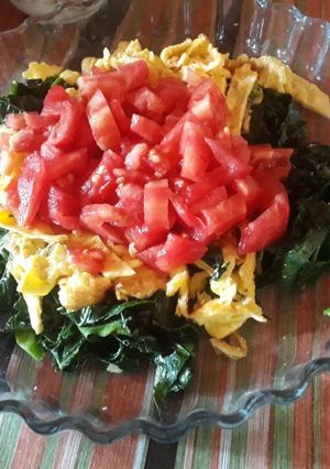 Una foto de Ensalada de hojas de brócoli