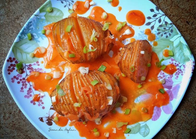 Cara Gampang Membuat Hasselback Potatoes With Creamy Sauce, Enak Banget
