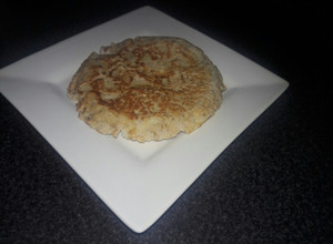 Una foto de Panqueque de avena, manzana y harina de coco