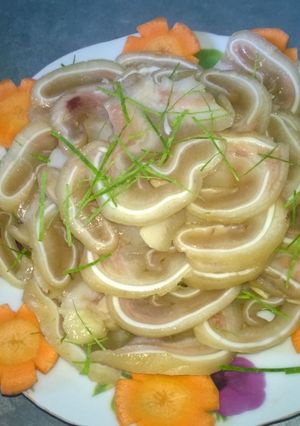 Hình của món Tai heo hầm ngũ vị.