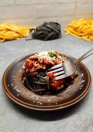 Fekete házitészta Picipirostól recept fotója