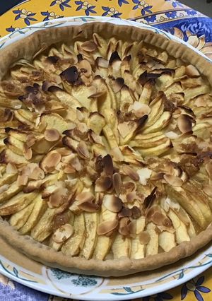 Une photo de Tarte semi feuilletée aux pommes et amandes