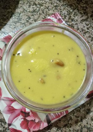 सिंपल पकौड़ा कड़ी (Simple Pakoda kadhi recipe in Hindi) रेसिपी मुख्य फोटो