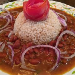A picture of Kidney bean with rice.