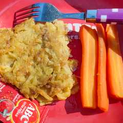 A picture of Omelet Kentang Praktis.