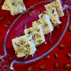A picture of Instant Milk Powder Barfi.