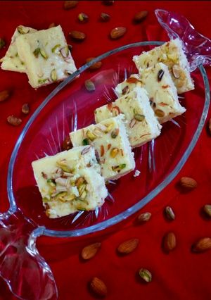 A picture of Instant Milk Powder Barfi.