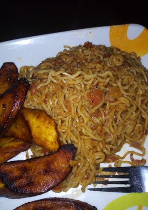 A picture of Noodles and plantain.
