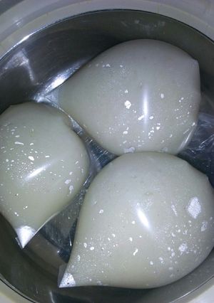 A picture of Tuwon semovita.