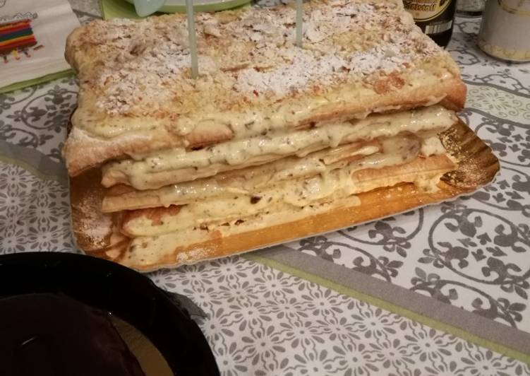 Millefoglie crema chantilly mandorle e cioccolato