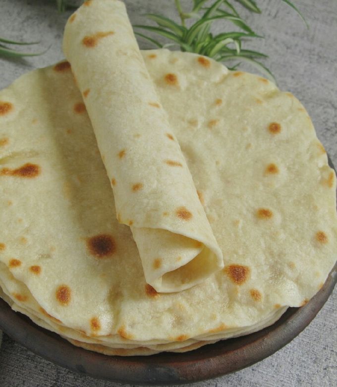 sochli mushuklari bolgan qizlar