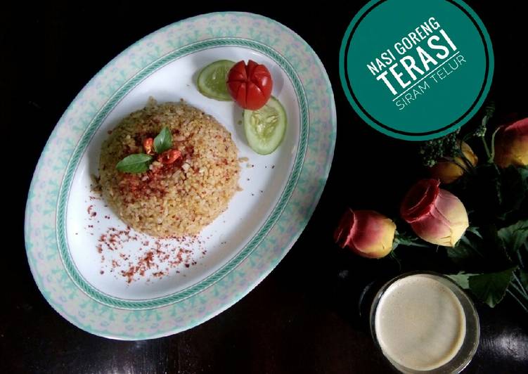 Nasi Goreng Terasi Siram Telur