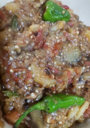 A picture of Bengan aloo (eggplant with potatoes).