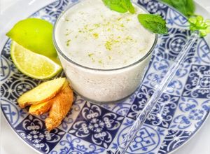 Foto principal de Lassi de hierbabuena, lima y jengibre