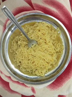 मैगी(maggi recipe in hindi) रेसिपी मुख्य फोटो