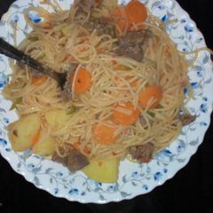 Spaghetti stirred in potato beef A picture of Spaghetti stirred in potato beef.