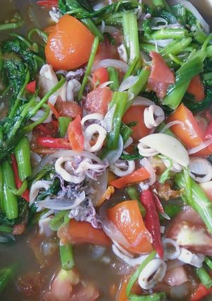 Foto resep Tumis kangkung cumi saus tiram