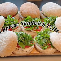 A picture of 🥪🍔Caprese Sandwich🍔🥪.
