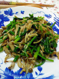 菠菜菇菇(素) 的食譜成品照片