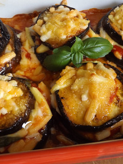 Una foto de Berenjenas asadas a la parmesana