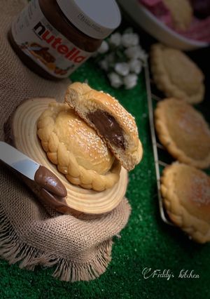 A picture of NUTELLA FILLED BREAD 🥯.