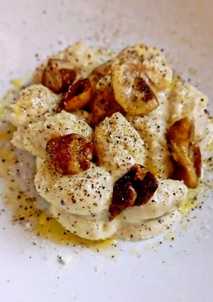 Foto di Gnocchi Cacio e Pepe con Porcini Grigliati