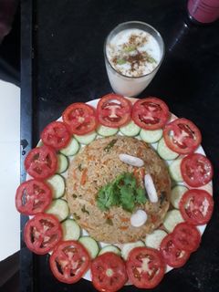 સેઝવાન રાઈસ (Schezwan Rice Recipe In Gujarati) રેસીપી મુખ્ય ફોટો