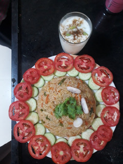 સેઝવાન રાઈસ (Schezwan Rice Recipe In Gujarati) રેસીપી મુખ્ય ફોટો