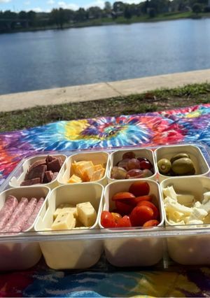 A picture of Italian snackle box.