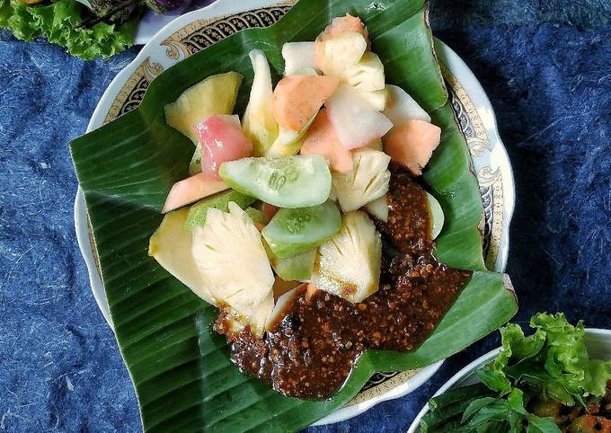 Resep Rujak Buah, Bisa Manjain Lidah