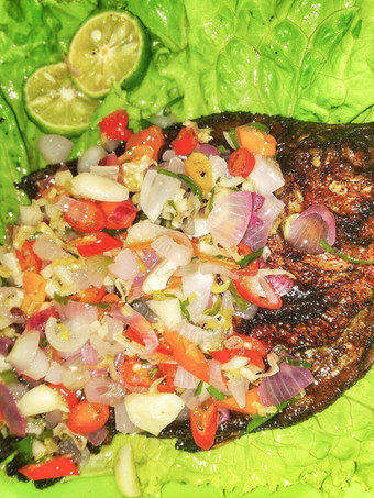 Anti Ribet, Bikin Ikan Bawal Bakar Sambal Matah Menu Enak