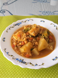 Una foto de Garbanzos con Emperador y Verdura