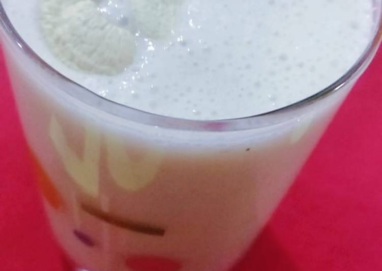 Recipe of Banana shake in 14 Minutes at Home