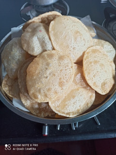 A picture of Puris.