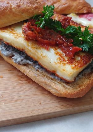 A picture of Halloumi slider.